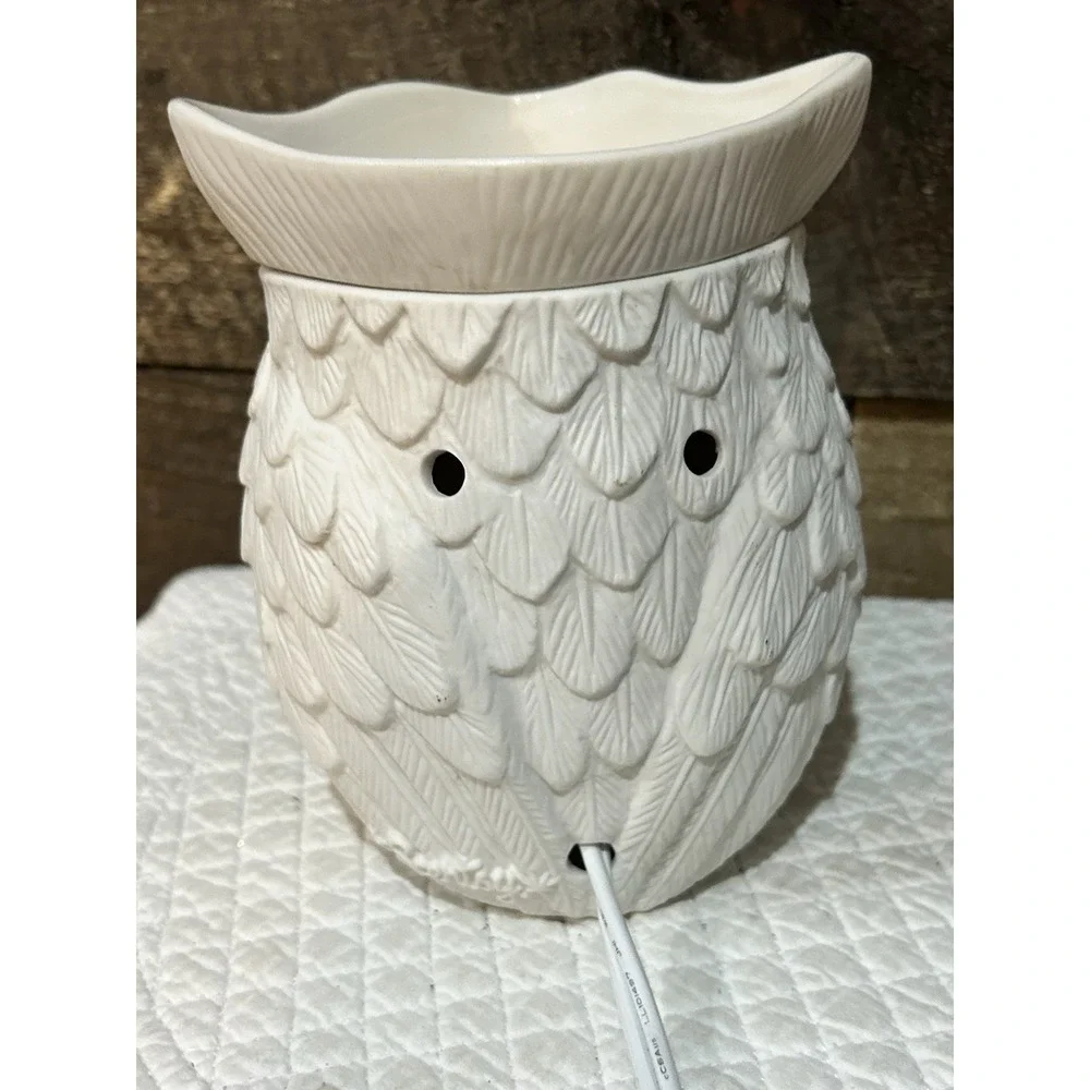 Scentsy whoot white